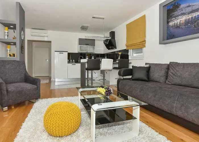 Apartment Daninovica I
